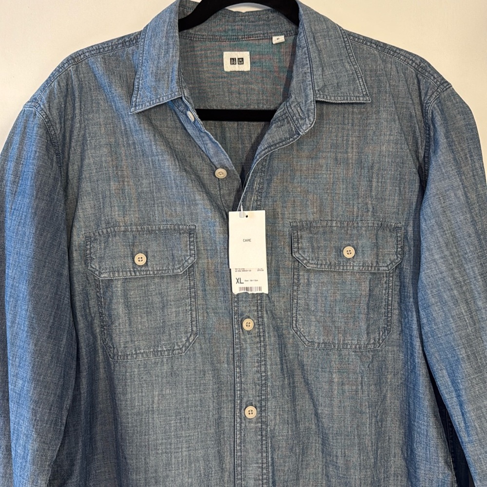 Uniqlo’s Men’s Chambray Long Sleeve Shirt
